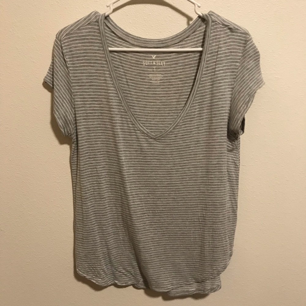 American Eagle t shirt